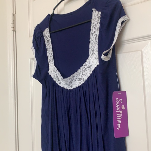 Savi Mom Nursing Gown - Picture 4 of 6